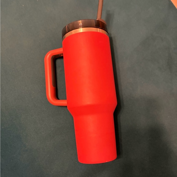 Stanley 40 oz Matte Rust colored Insulated Tumbler - Picture 2 of 3